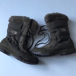 Women’s 6.5 olive green goose down the north face lace up winter boots